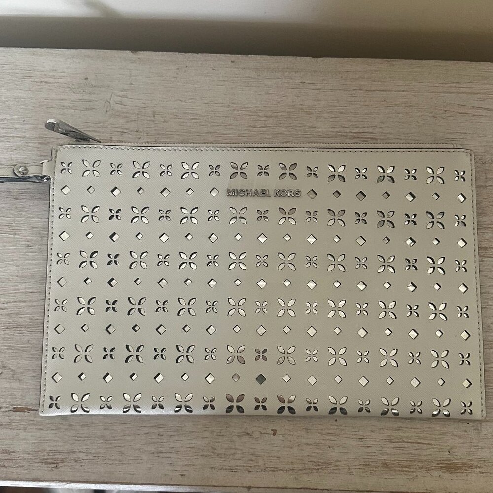MICHAEL Michael Kors White Envelope Clutch